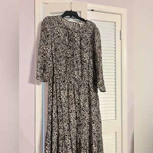 Black and white animal print women’s dress!